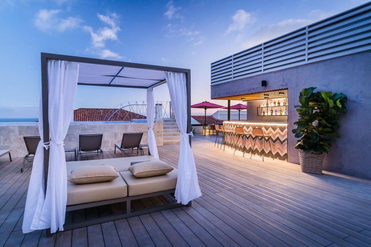 Hotel Barcelo Funchal Oldtown Exterior foto Sky Bar