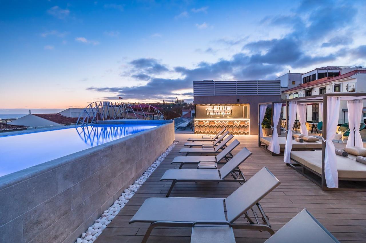 Hotel Barcelo Funchal Oldtown Exterior foto Rooftop pool at the hotel