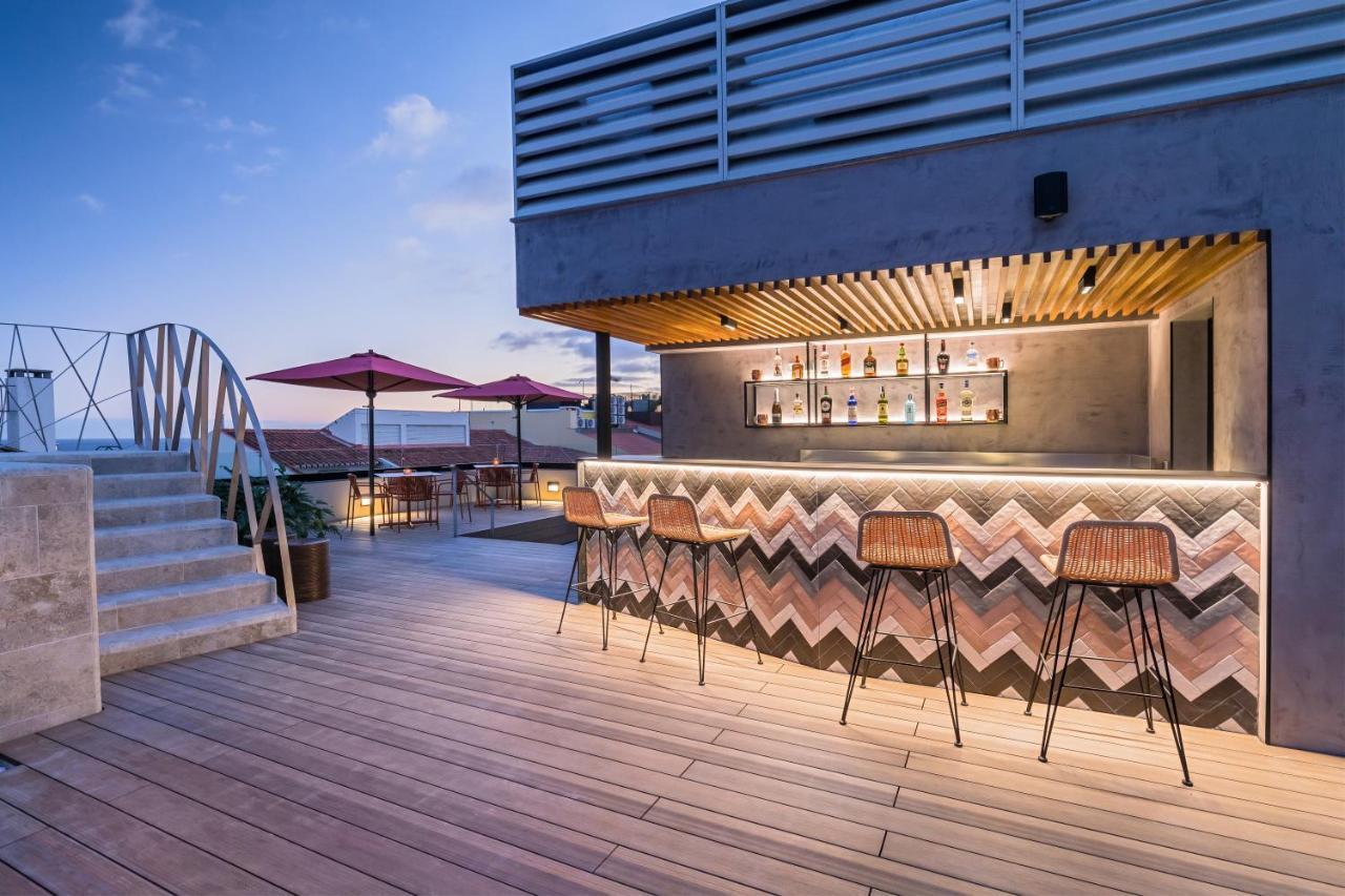 Hotel Barcelo Funchal Oldtown Exterior foto Rooftop bar