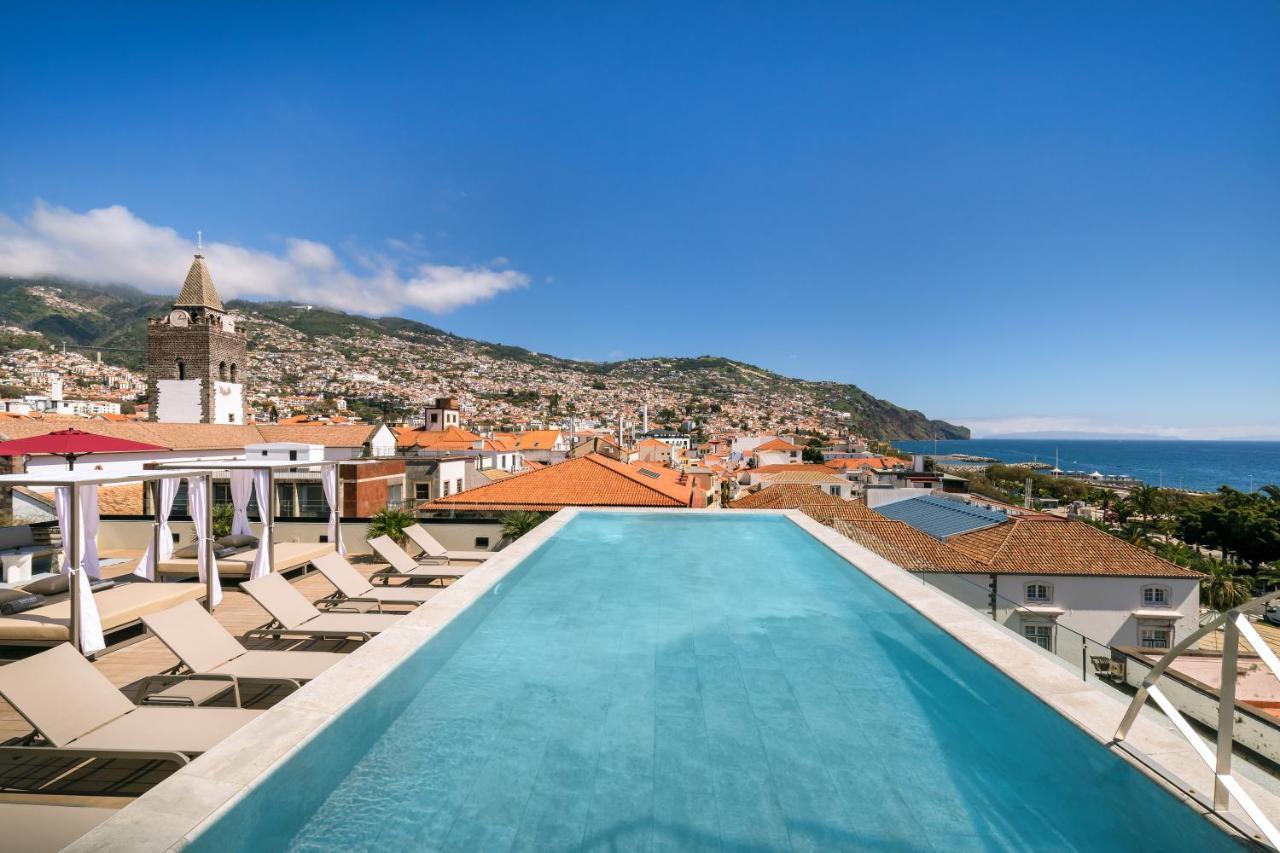 Hotel Barcelo Funchal Oldtown Exterior foto The rooftop pool at the hotel